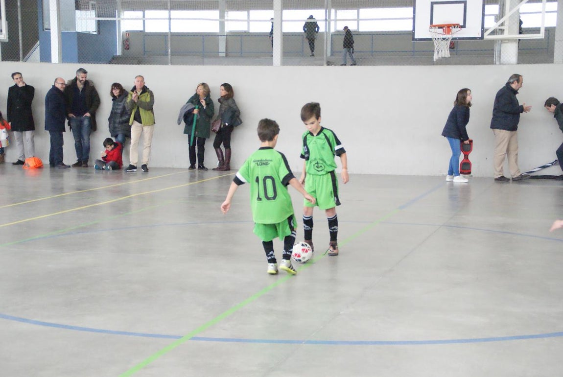 Las mejores imágenes del partido de fútsal benjamín mixto entre Fray Luis de León &quot;B&quot; y Jesús María &quot;C&quot;