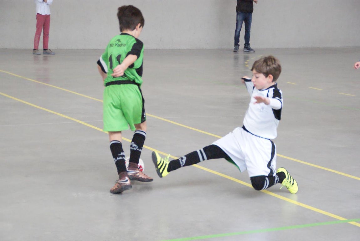 Las mejores imágenes del partido de fútsal benjamín mixto entre Fray Luis de León &quot;B&quot; y Jesús María &quot;C&quot;
