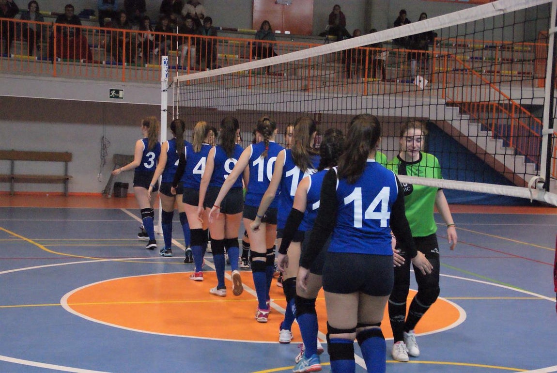 Las mejores imágenes del partido de voleibol juvenil femenino entre Santo Domingo Savio y Ntra. Sra. Consolación