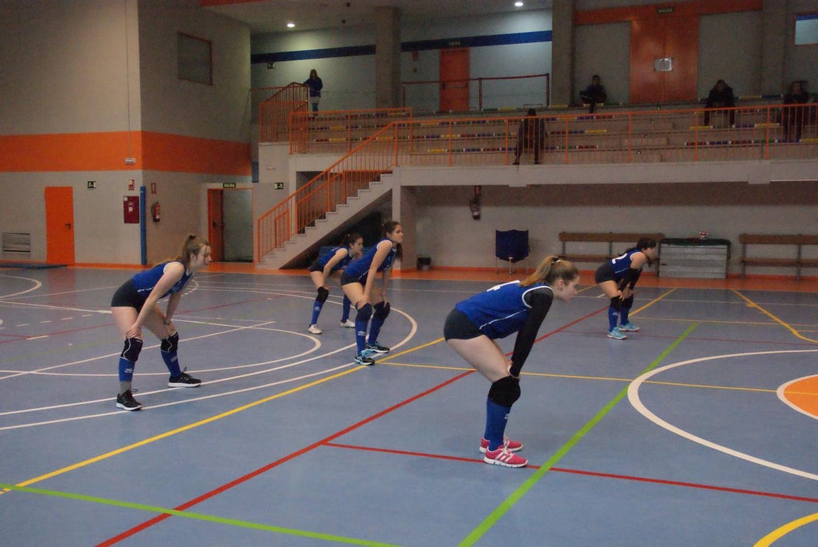 Las mejores imágenes del partido de voleibol juvenil femenino entre Santo Domingo Savio y Ntra. Sra. Consolación
