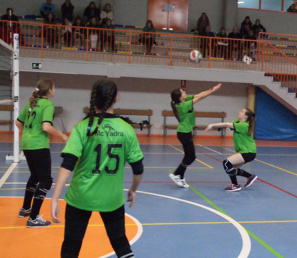 Las mejores imágenes del partido de voleibol juvenil femenino entre Santo Domingo Savio y Ntra. Sra. Consolación