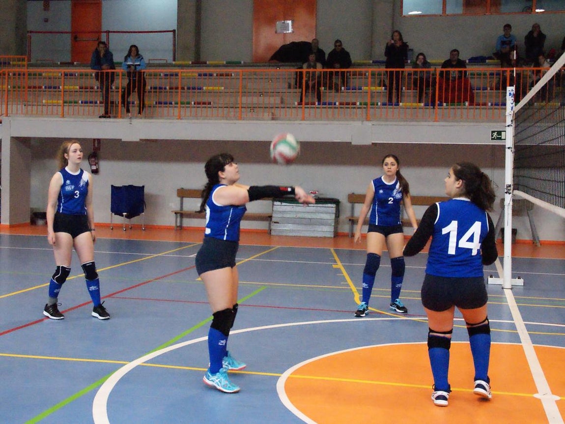 Las mejores imágenes del partido de voleibol juvenil femenino entre Santo Domingo Savio y Ntra. Sra. Consolación