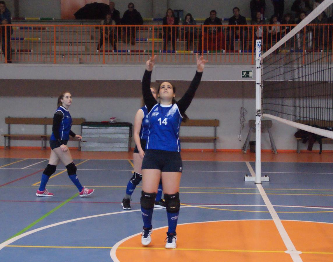 Las mejores imágenes del partido de voleibol juvenil femenino entre Santo Domingo Savio y Ntra. Sra. Consolación