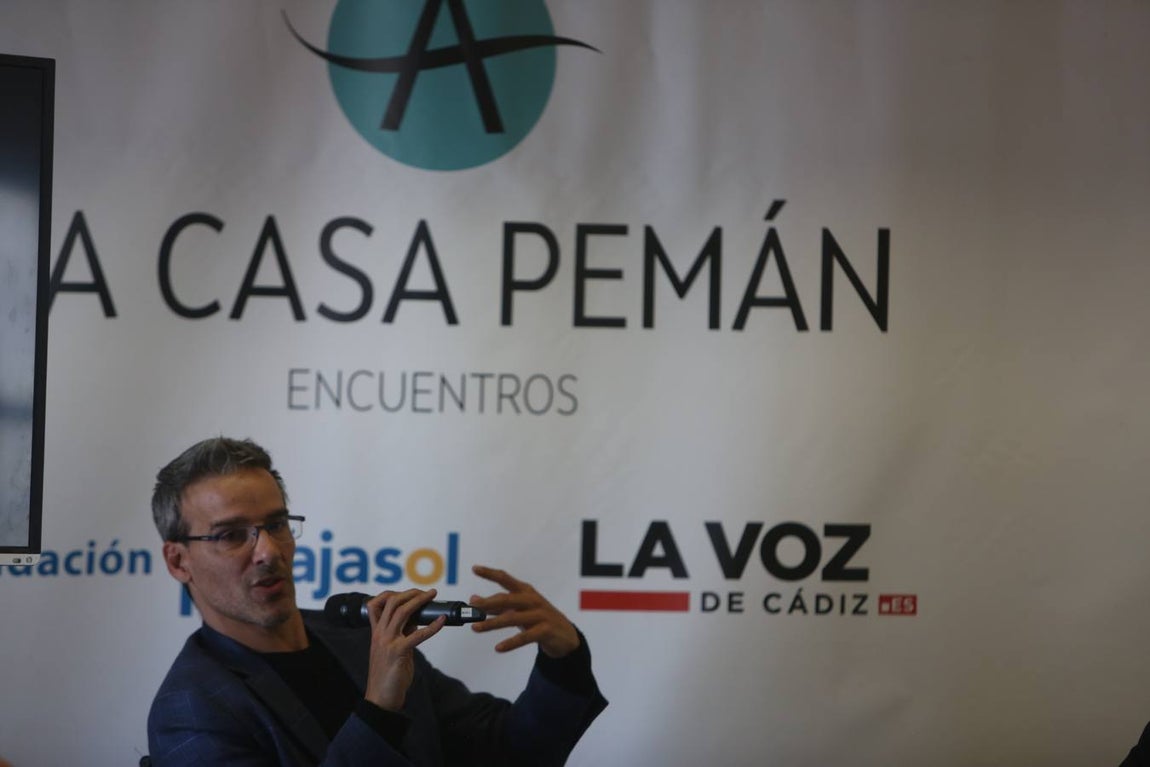 David Calle presenta en Cádiz &#039;¿Cuánto pesan las nubes?&#039;