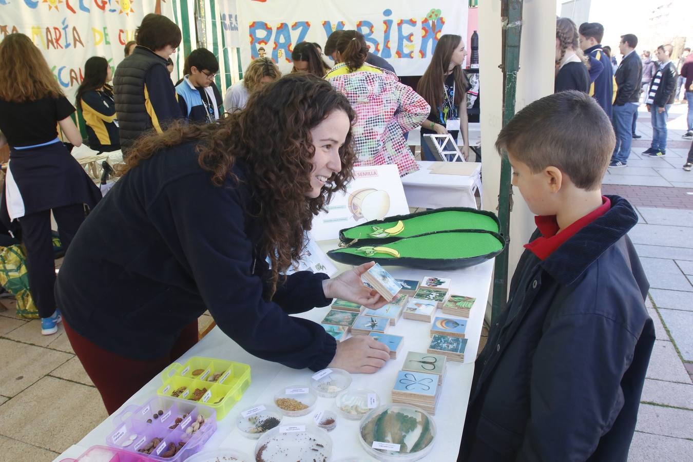 En imágenes, los experimentos del Paseo por la Ciencia en Córdoba