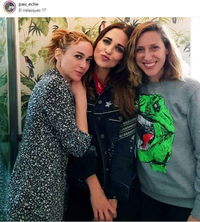 Paula Echevarría muestra la buena relación que tiene con sus compañeras de plató a través de una foto en la que se muestra muy cariñosa. 