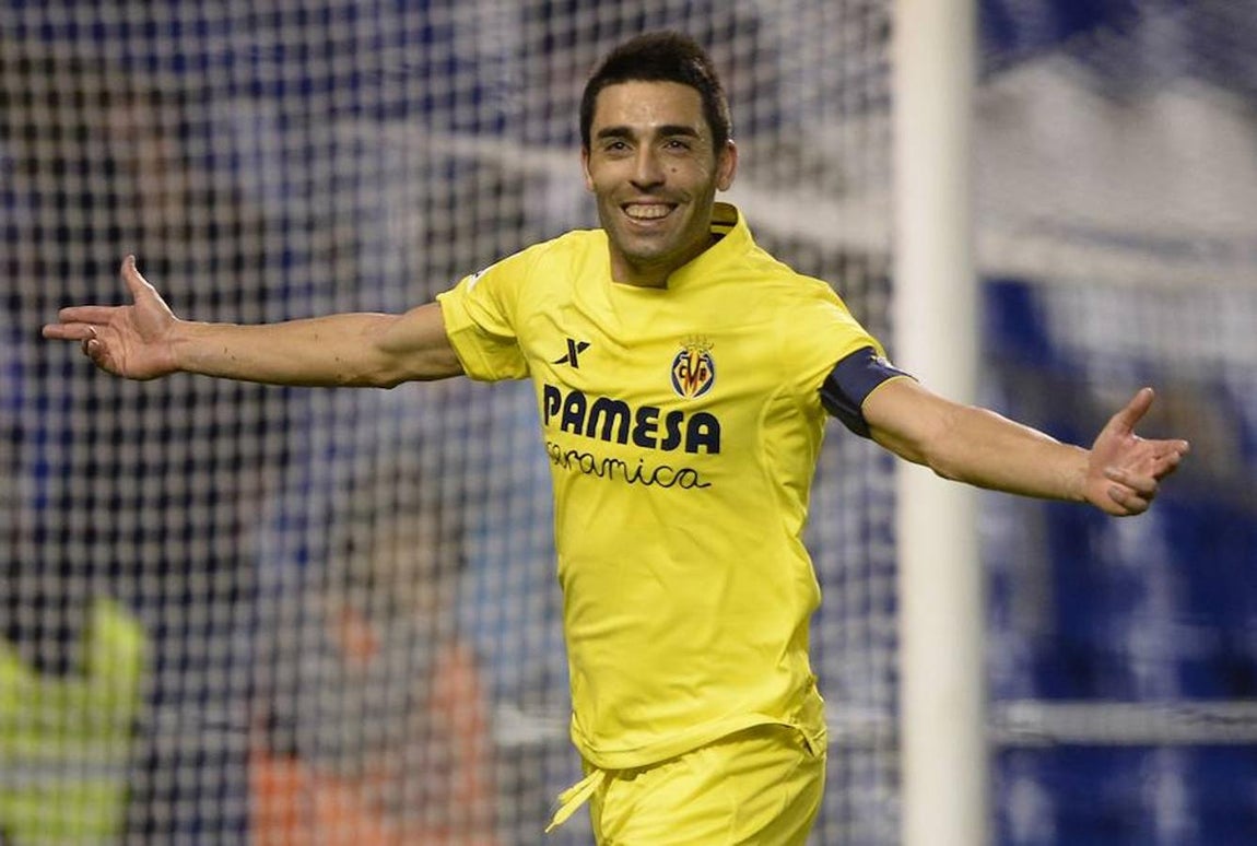 Bruno Soriano. Formado en las categorías inferiores del Villarreal, Bruno Soriano lleva 12 temporadas en el submarino amarillo. El «21» del Villarreal ha disputado 416 partidos en Primera División y ha marcado 31 goles. Su creatividad y rigor defensivo en el centro del campo le valieron para ser convocado por la Selección española de Vicente Del Bosque para la Eurocopa de 2016.