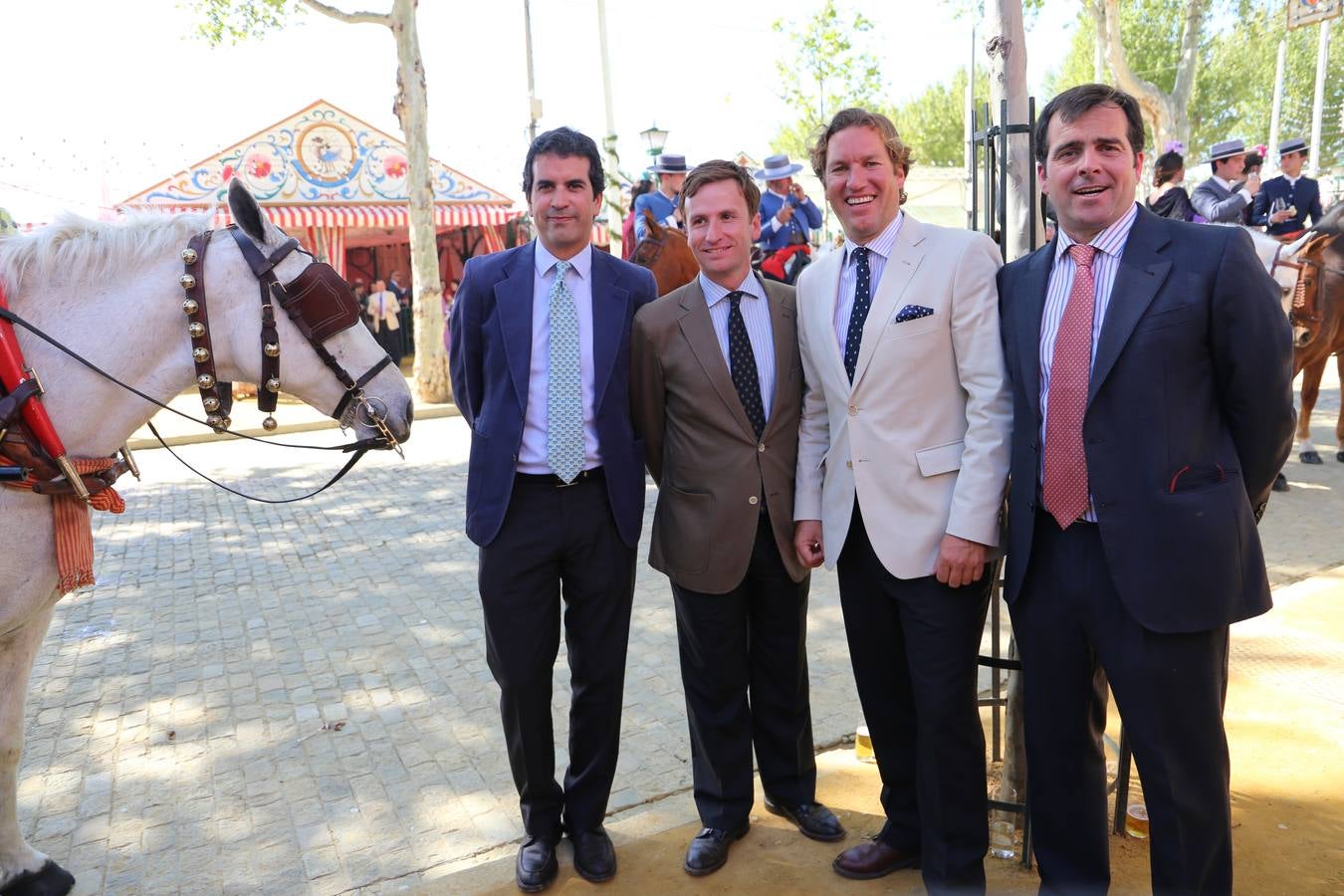 Un paseo por el real de la Feria de Sevilla: Un martes para el recuerdo