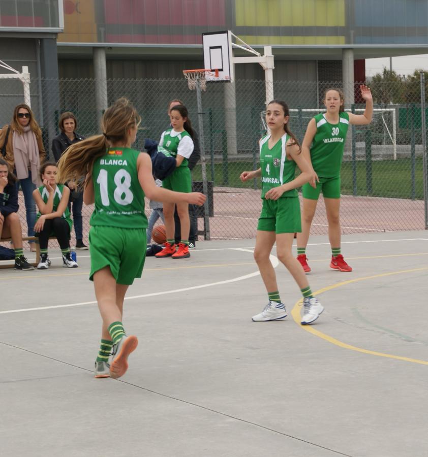 Las mejores imágenes del partido de baloncesto infantil femenino entre San Juan Evangelista y BVM Irlandesas