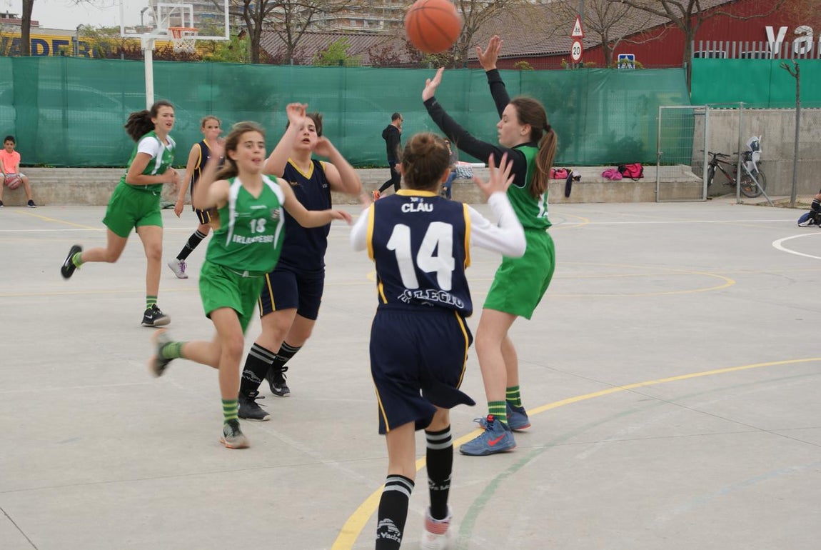 Las mejores imágenes del partido de baloncesto infantil femenino entre San Juan Evangelista y BVM Irlandesas
