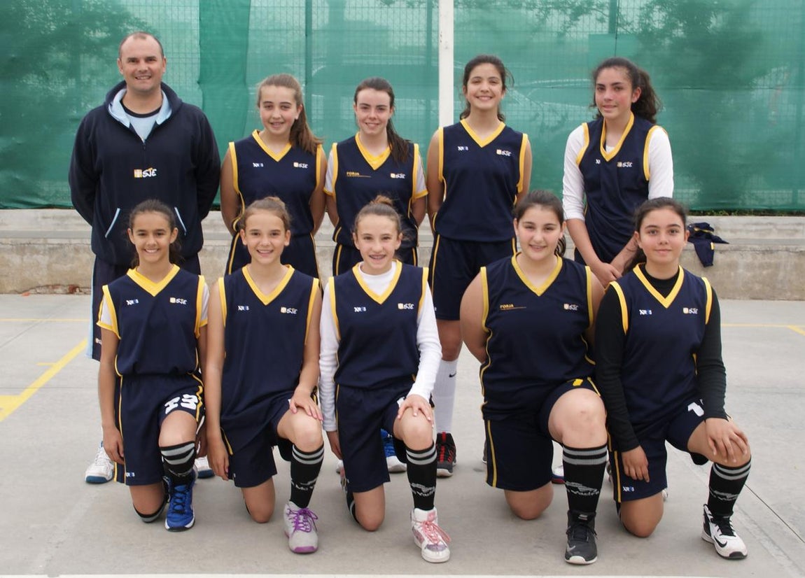 Las mejores imágenes del partido de baloncesto infantil femenino entre San Juan Evangelista y BVM Irlandesas