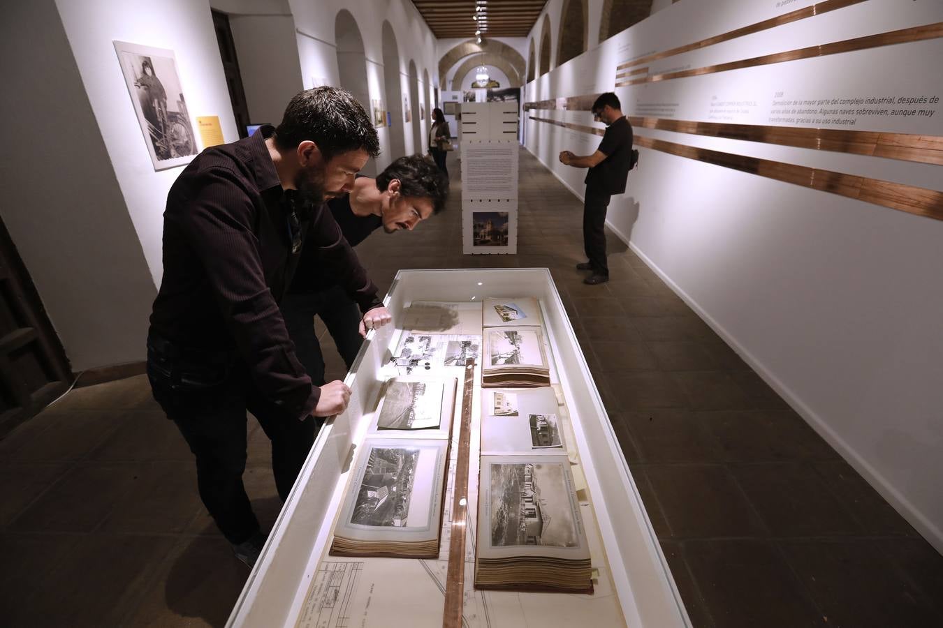 En imágenes, la inauguración de la exposición sobre la Electromecánicas