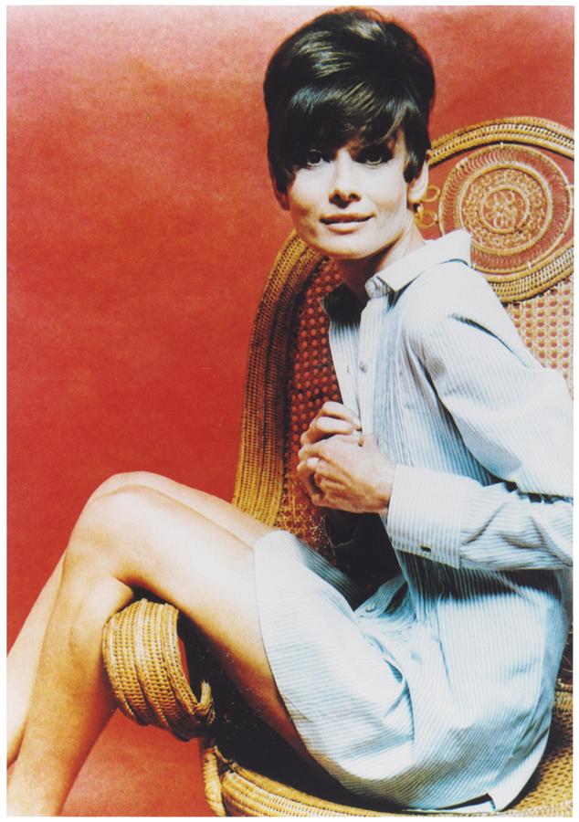 Dos en la carretera. Esta alegre fotografía fue tomada por William Kleim en 1967 para la revista Vogue, formaba parte de la promoción de la película «Dos en la carretera»