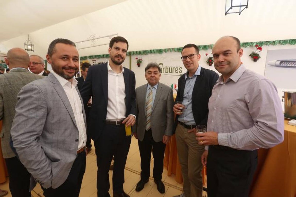 Ambiente en la caseta de Carbures en El Puerto