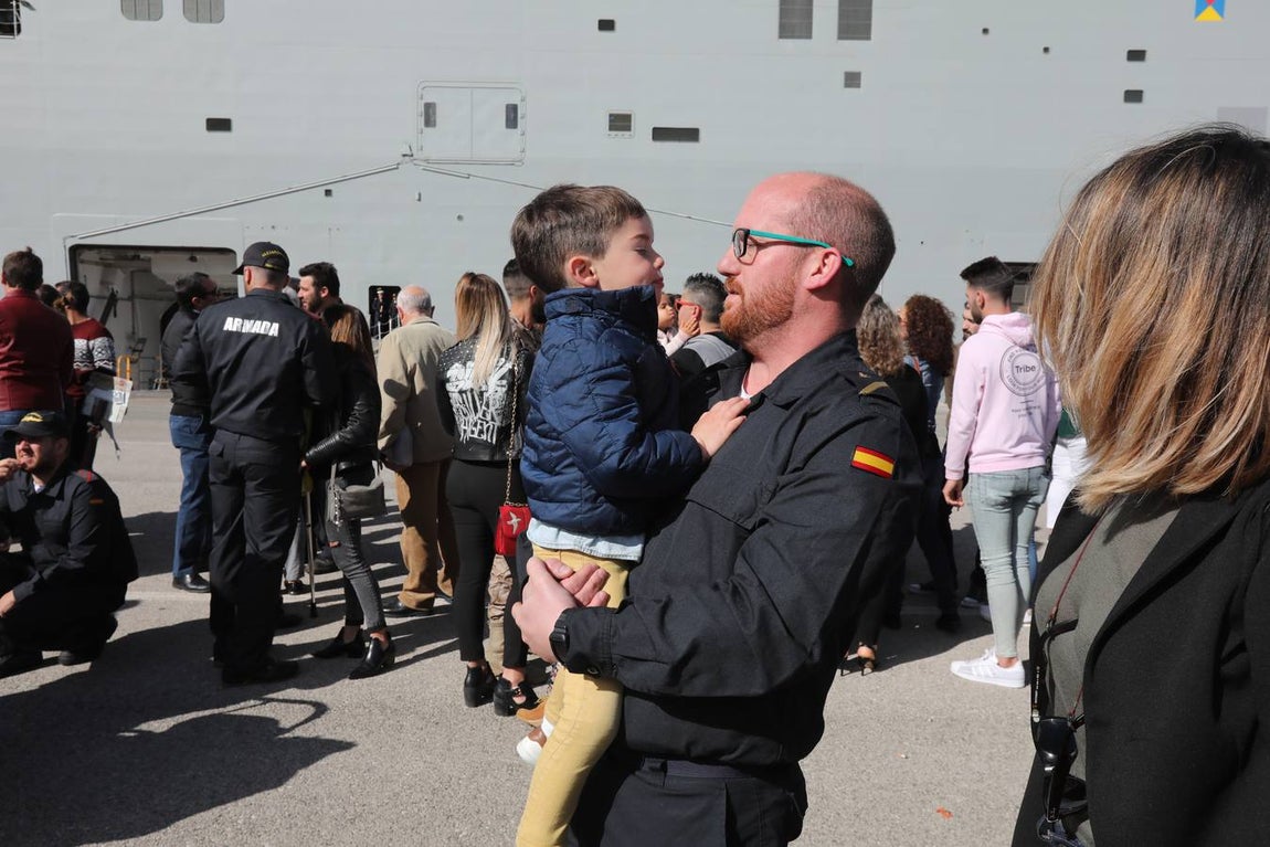 Fotos: Despedida al &#039;Juan Carlos I&#039; en la Base Naval de Rota