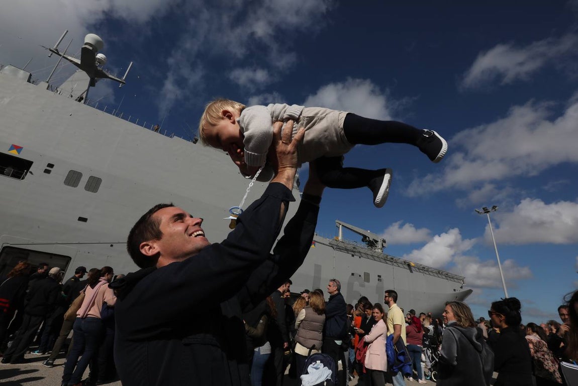 Fotos: Despedida al &#039;Juan Carlos I&#039; en la Base Naval de Rota