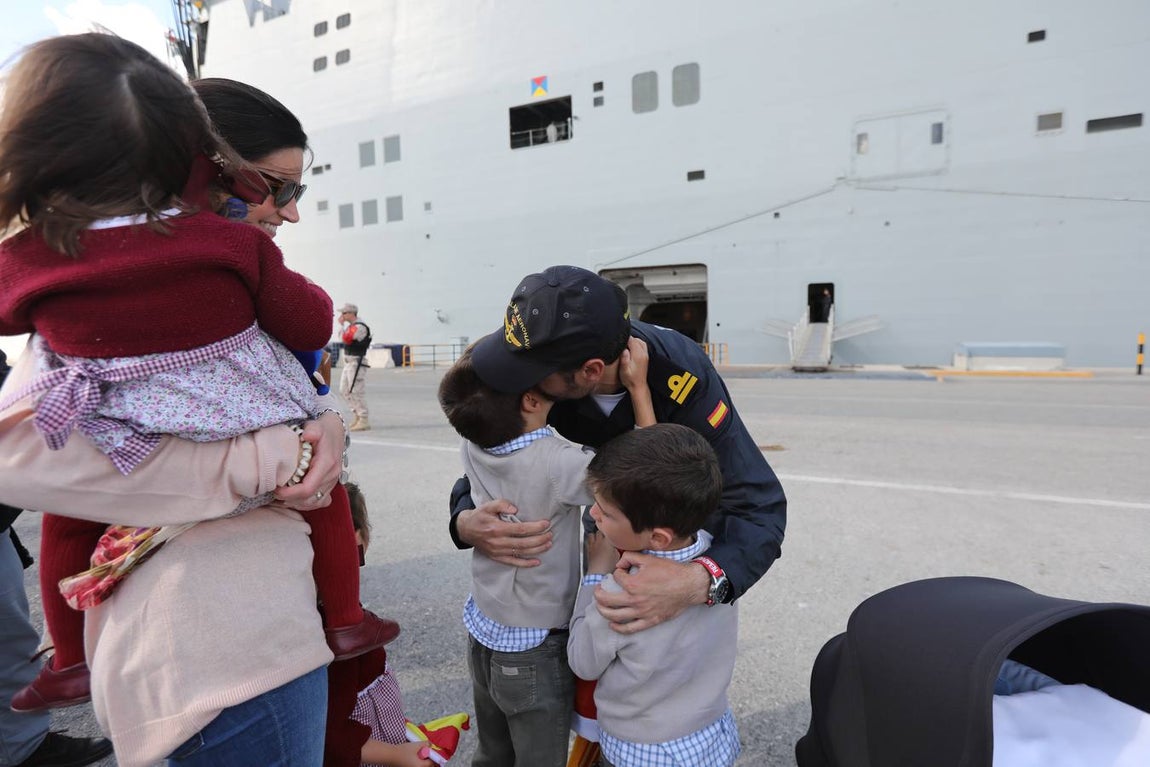 Fotos: Despedida al &#039;Juan Carlos I&#039; en la Base Naval de Rota
