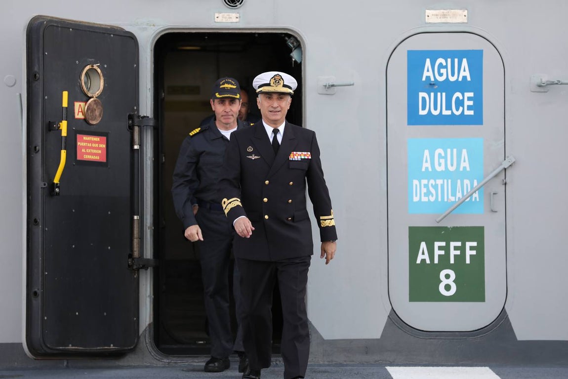 Fotos: Despedida al &#039;Juan Carlos I&#039; en la Base Naval de Rota