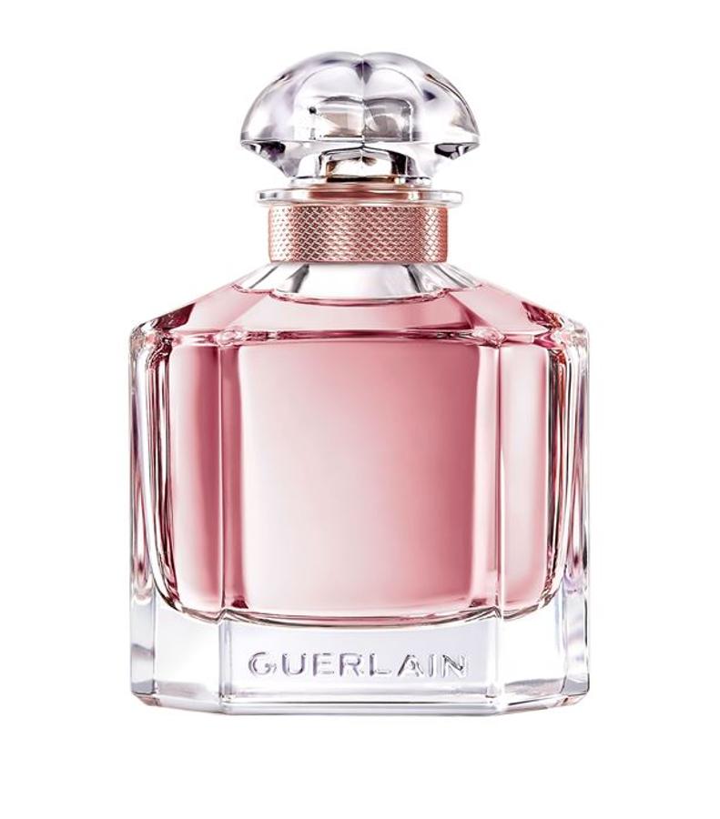 Femenina: Mon Guerlain. La nueva fragancia de la casa se inspira en Angelina Jolie y es muy femenina. Tiene notas florales entre las que predominan el jazmín, la lavanda y la peonía, que están suavizadas con el toque dulce de la vainilla. Precio: 116 euros