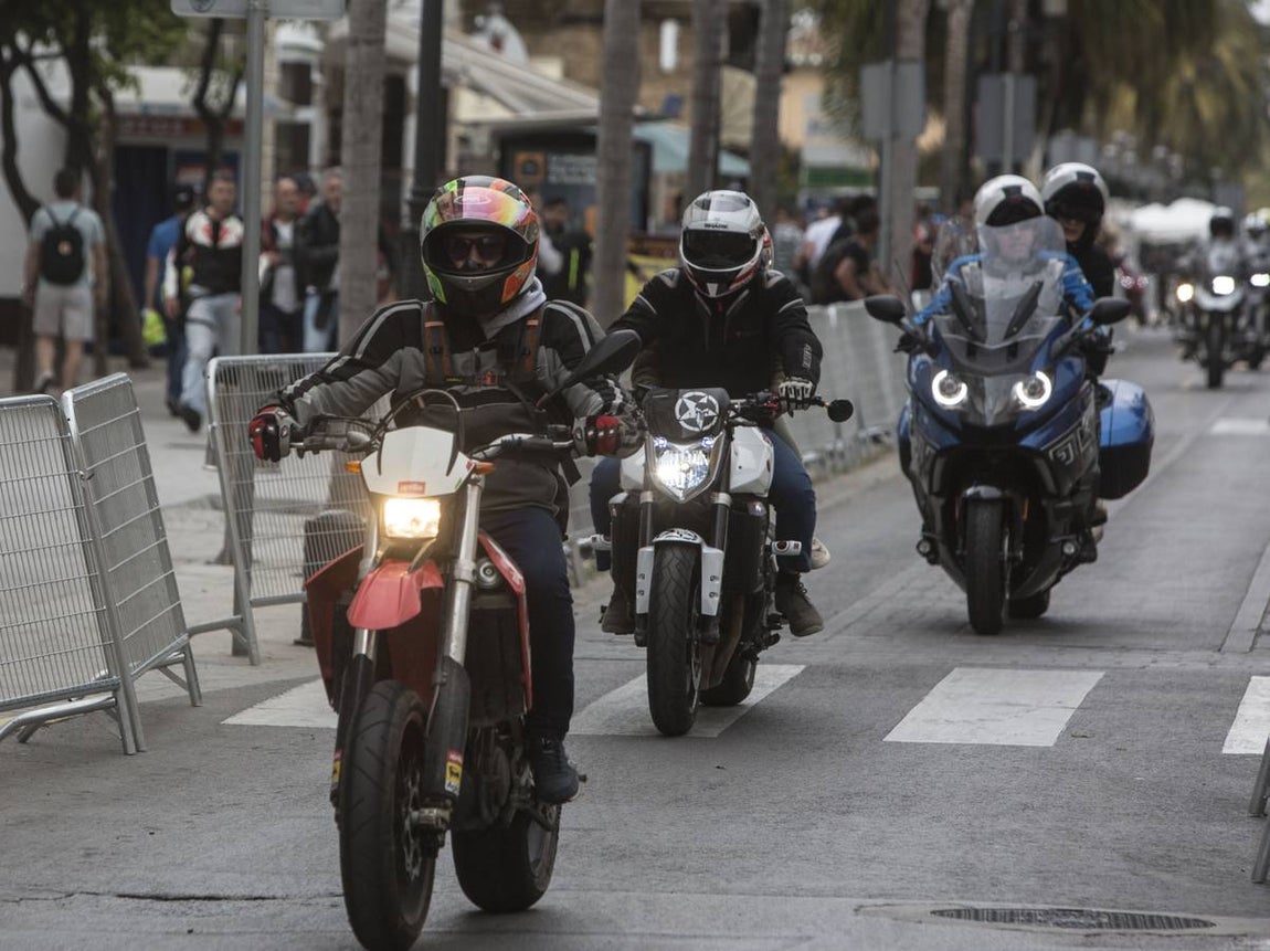 Ambiente de la motorada en El Puerto de Santa María