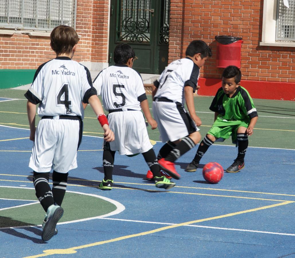 Las mejores imágenes del partido de fútsal benjamín mixto entre Ntra. Sra. Sagrado Corazón y Capuchinos “B”
