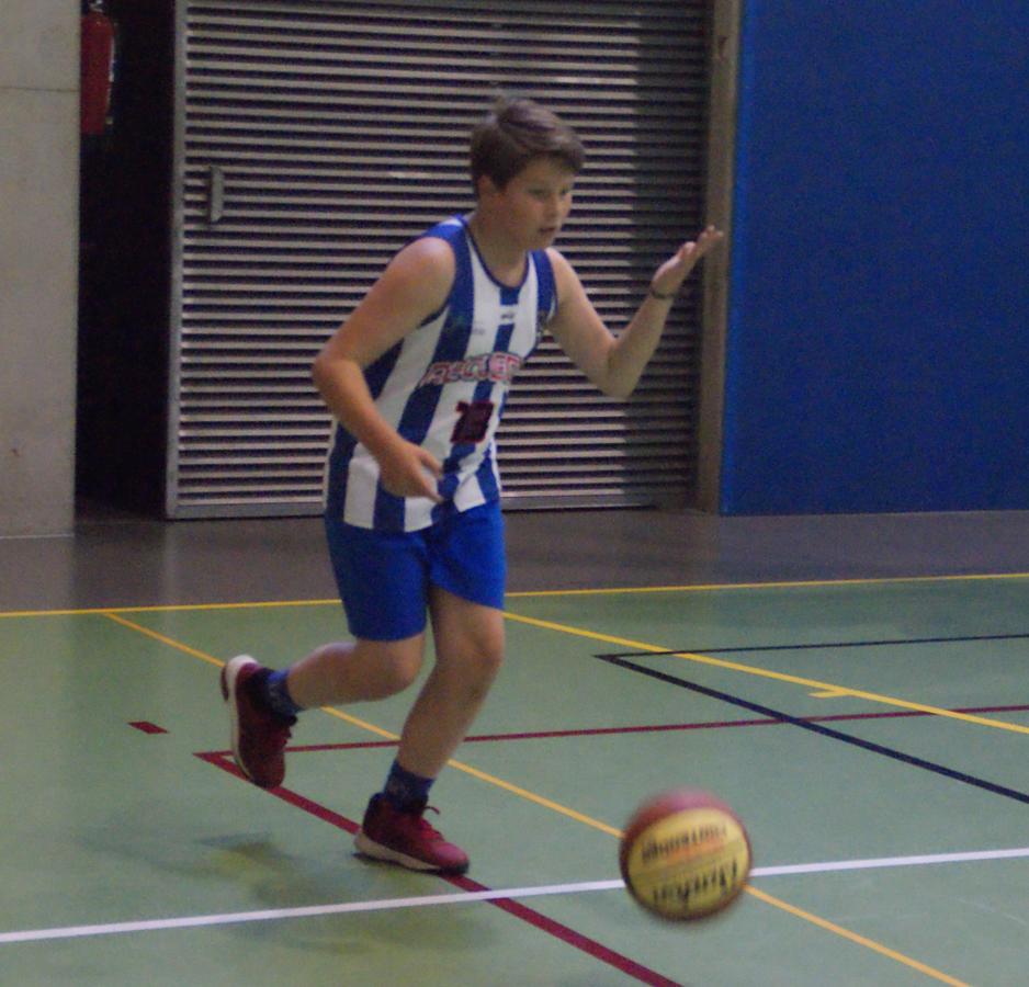 Las mejores imágenes del partido de baloncesto alevín masculino entre Ntra. Sra. Recuerdo y Sagrada Familia Jorge Juan