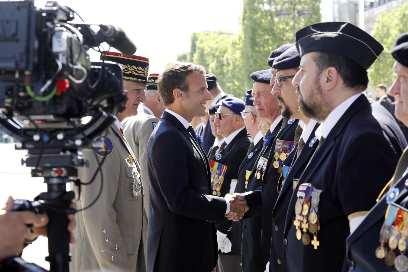Macron conmemora el final de la Segunda Guerra Mundial en París