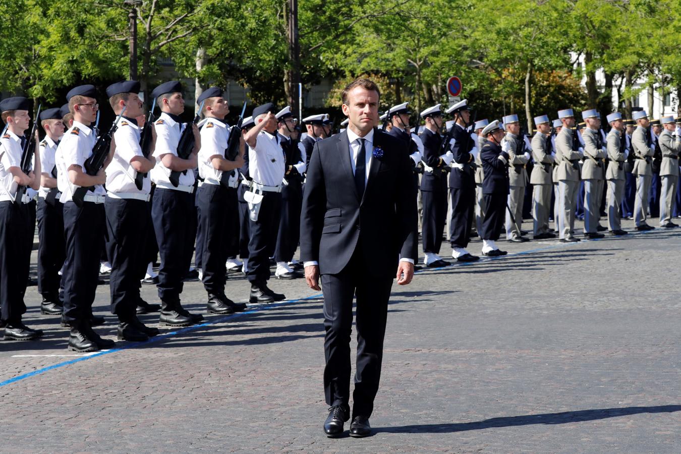 Macron conmemora el final de la Segunda Guerra Mundial en París