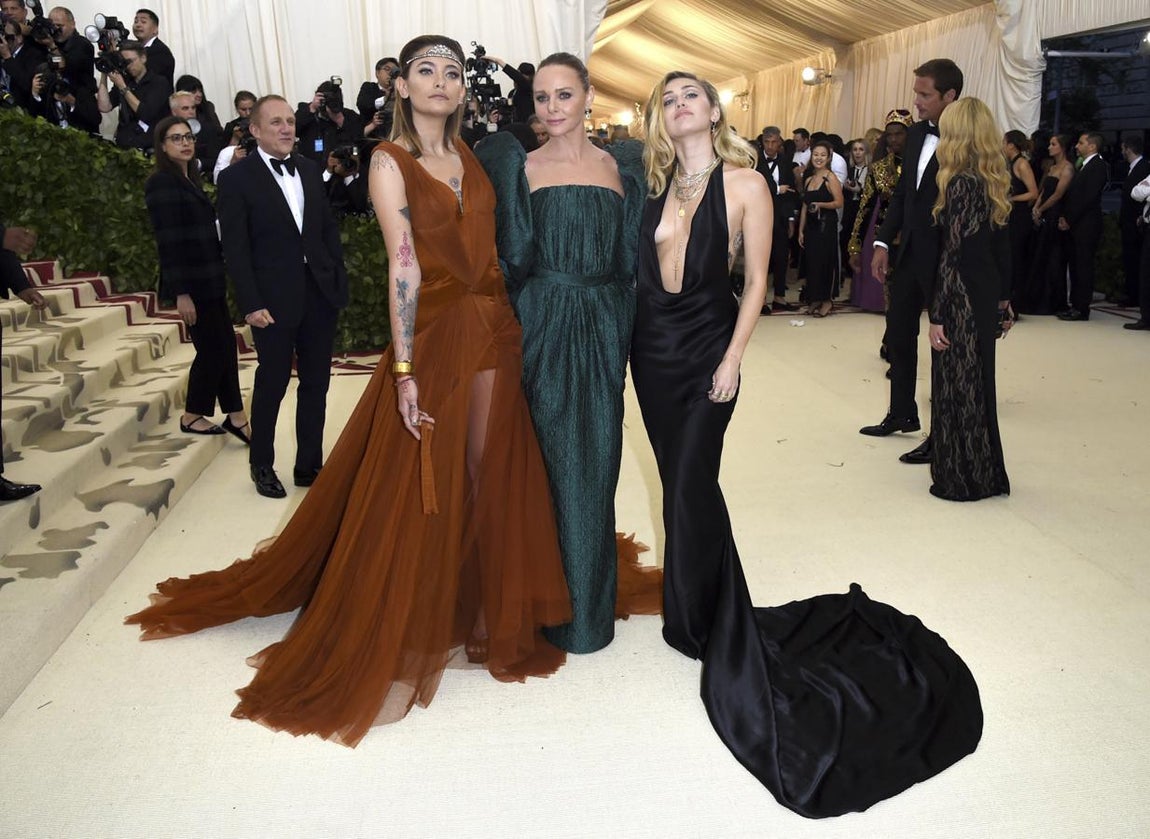Paris Jackson, Stella McCartney y Miley Cyrus. 