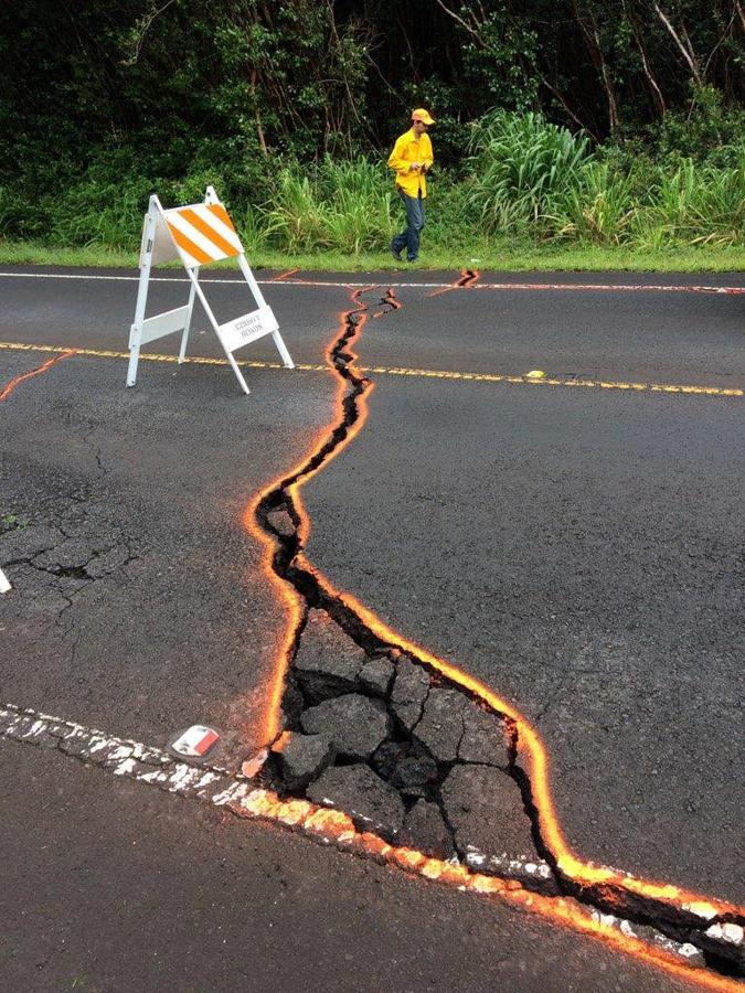 La lava llega hasta el asfalto. 