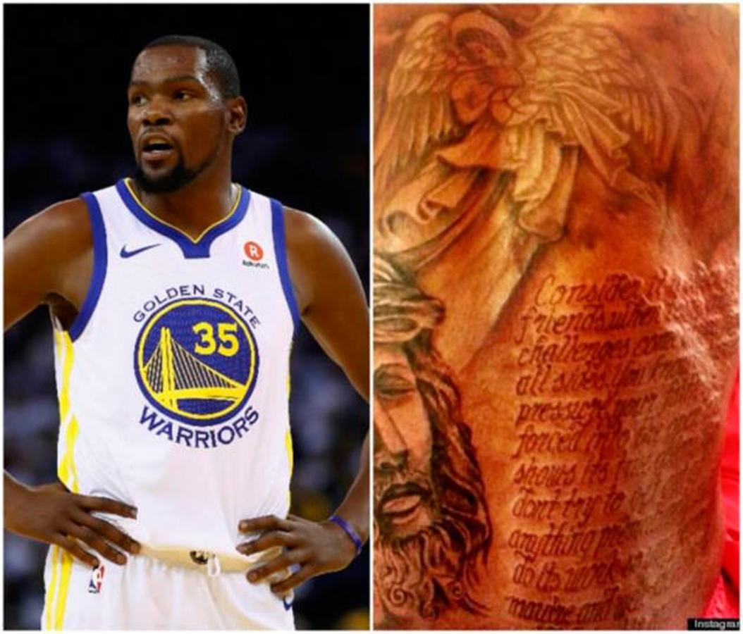 Kevin Durant. La estrella del baloncesto tiene un inmenso tatuaje que adorna la mayor parte de su espalda. La palabra final tiene un error, donde debería aparecer «mature» ( maduro) hay escrito «mautre».