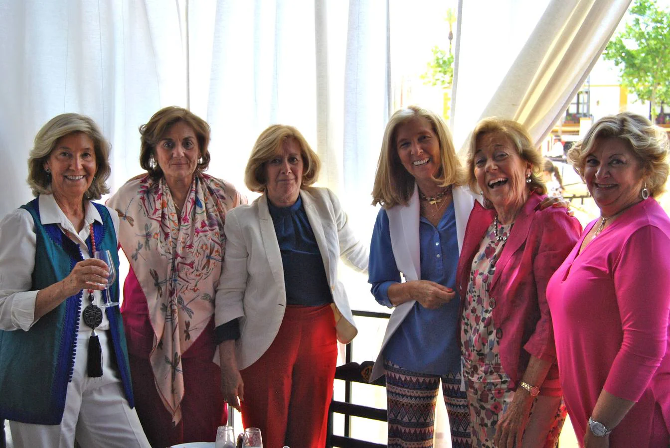 Marita Picardo, Riqui Velarde, Regla Mateos, Cristina García de Luján, Lucia Picardo y Mercedes Mateos