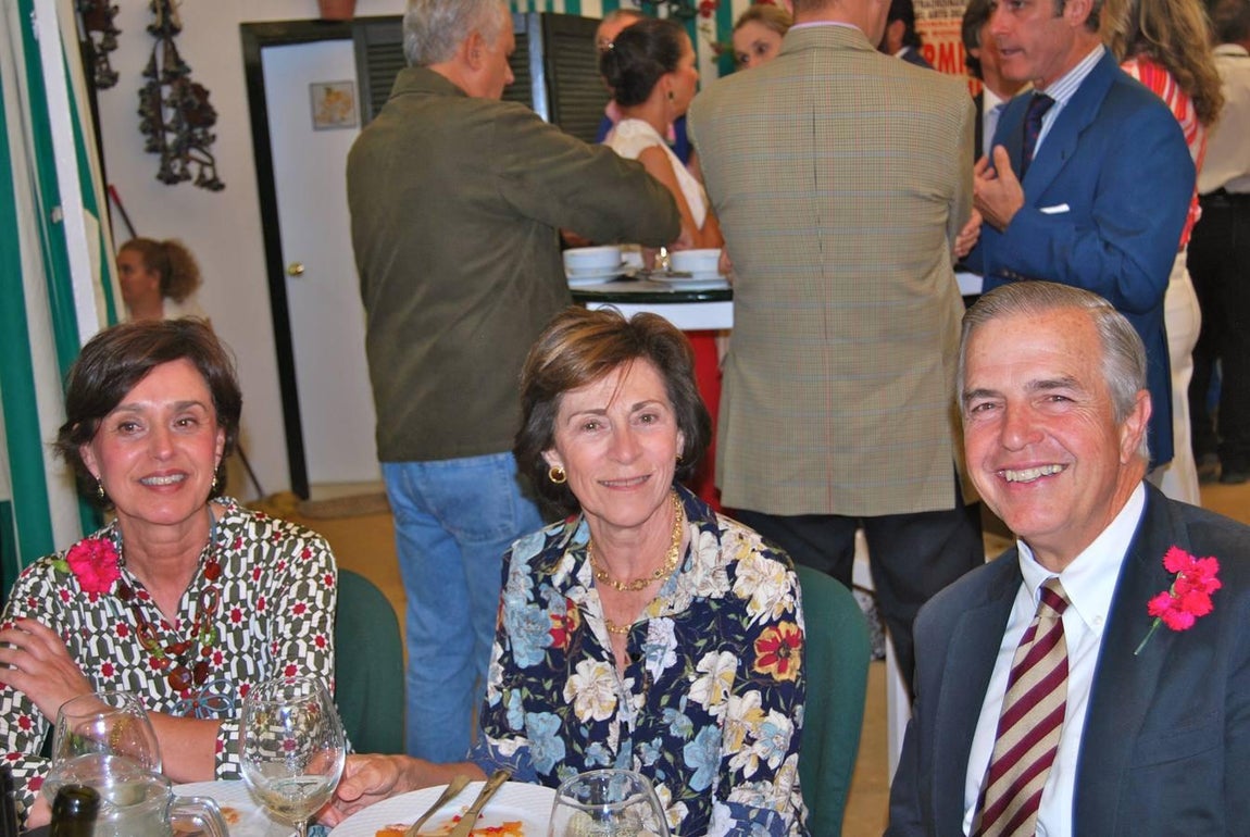 La señora de Gómez-Acebo, Mercedes Morenés y Juan Gómez-Acebo