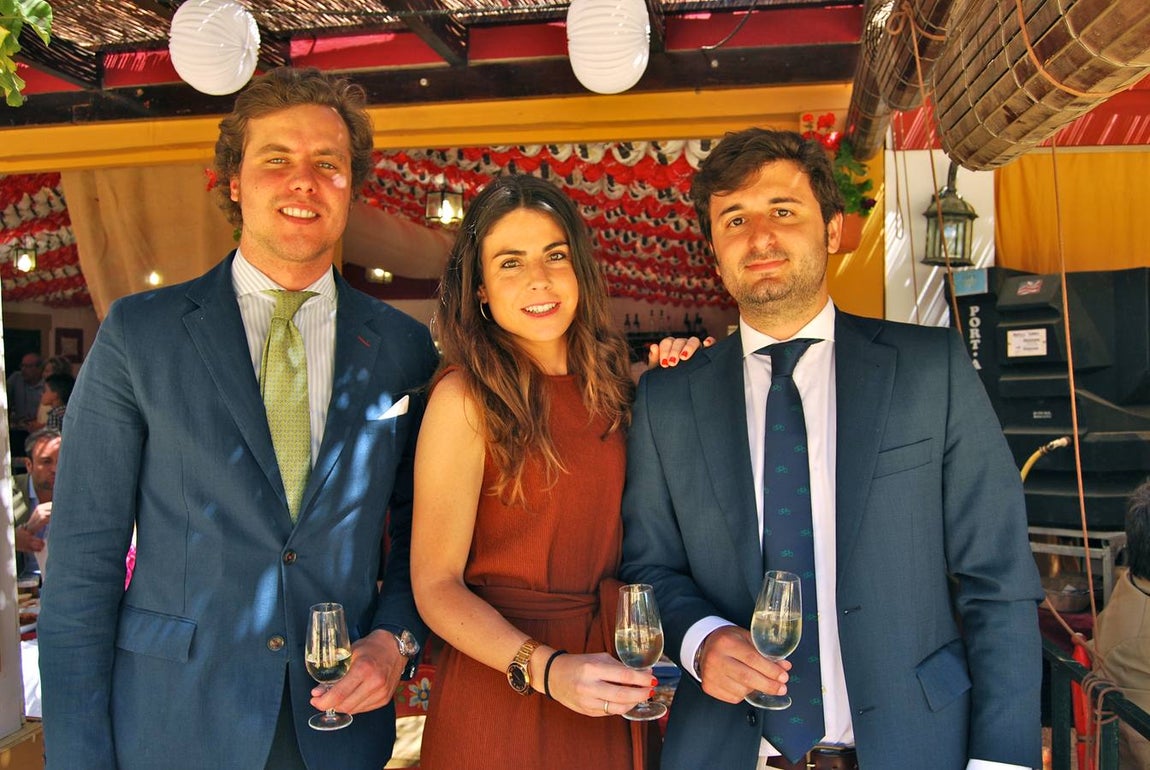 : Patricio García-Jarana, Mercedes Fernández y Andrés Carvajal