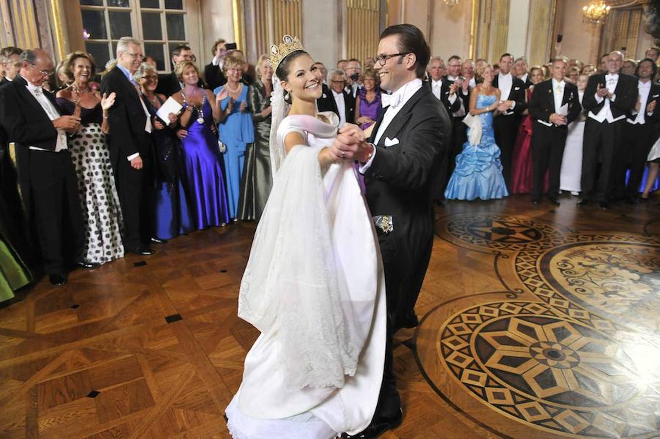 De Doña Letizia a Catalina de Cambridge: los vestidos de las novias reales