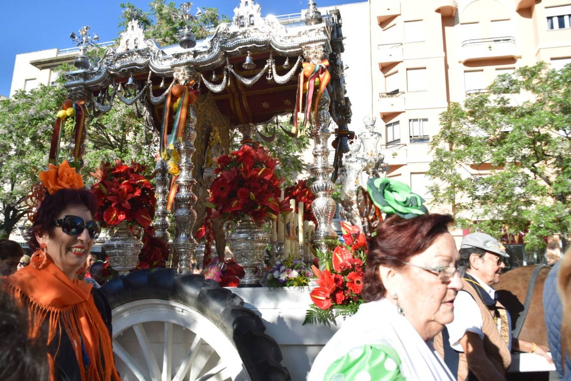 La hermandad del Rocío de Cádiz inicia su camino hacia la Aldea