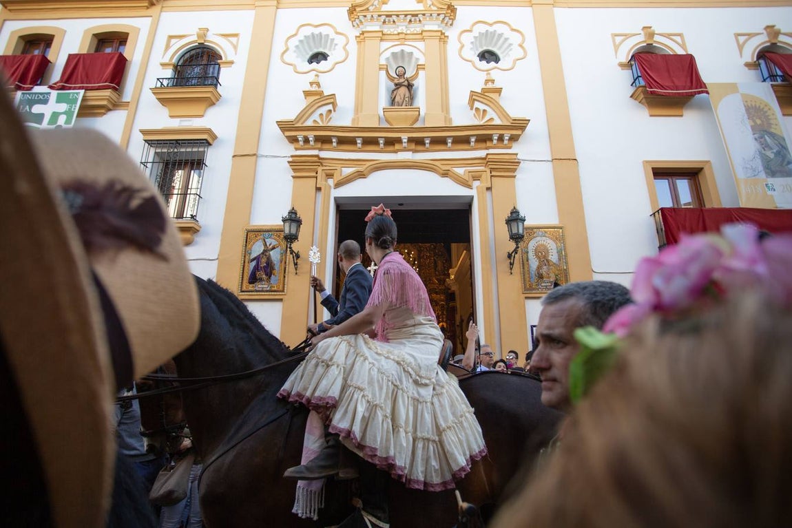 Rocío 2018 en Sevilla: salida de la hermandad de Triana