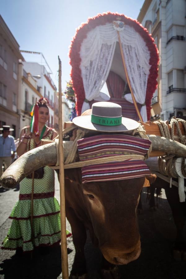 Rocío 2018 en Sevilla: salida de la hermandad de Triana