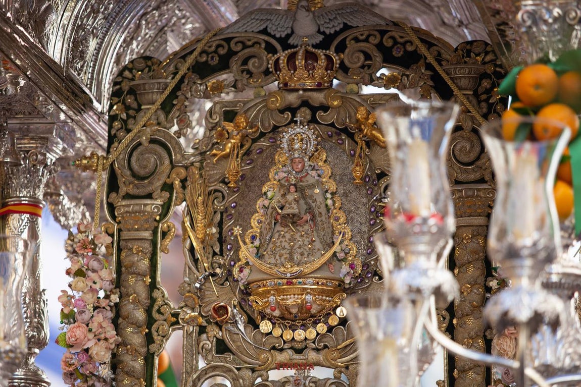 Rocío 2018 en Sevilla: salida de la hermandad de Triana