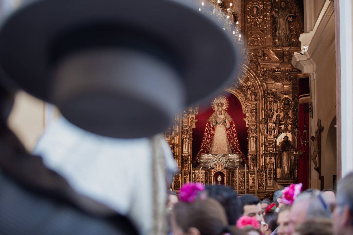Rocío 2018 en Sevilla: salida de la hermandad de Triana