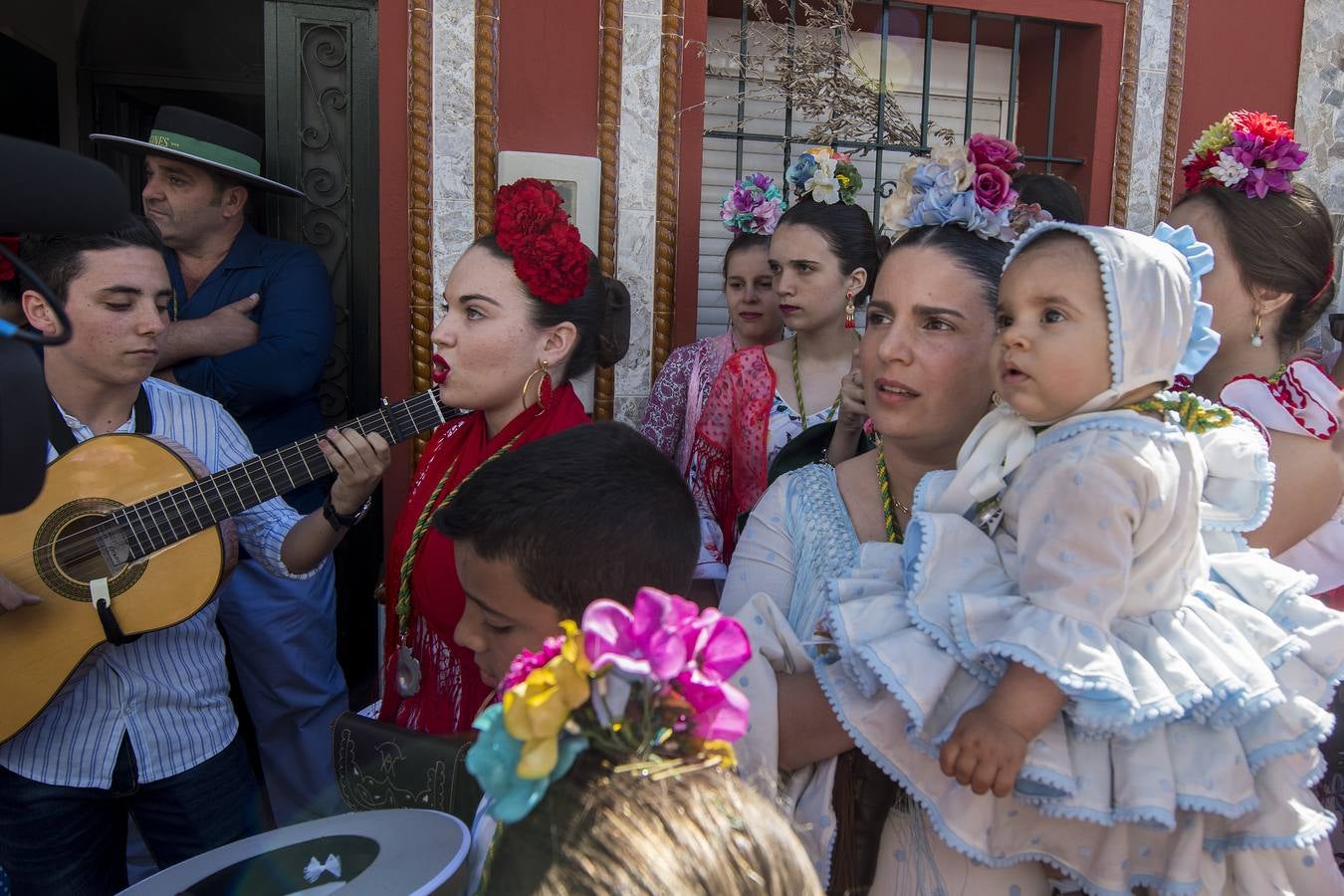 Imágenes del Rocío 2018 en Sevilla: salida de la hermandad de Gines