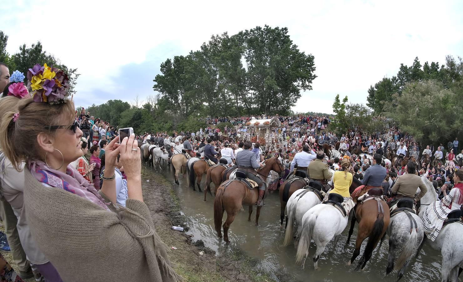 Emocionante paso del Quema de la hermandad de Triana