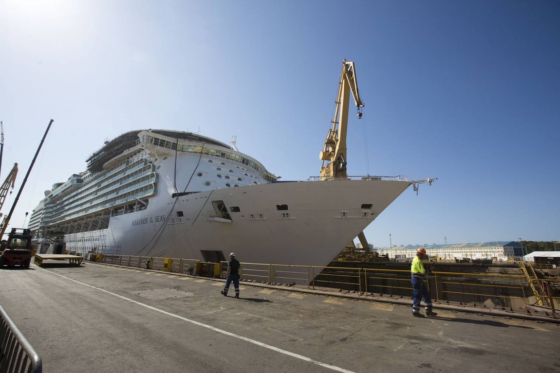 Fotos: La reparación del &#039;Mariner of the seas&#039; en Cádiz, en imágenes