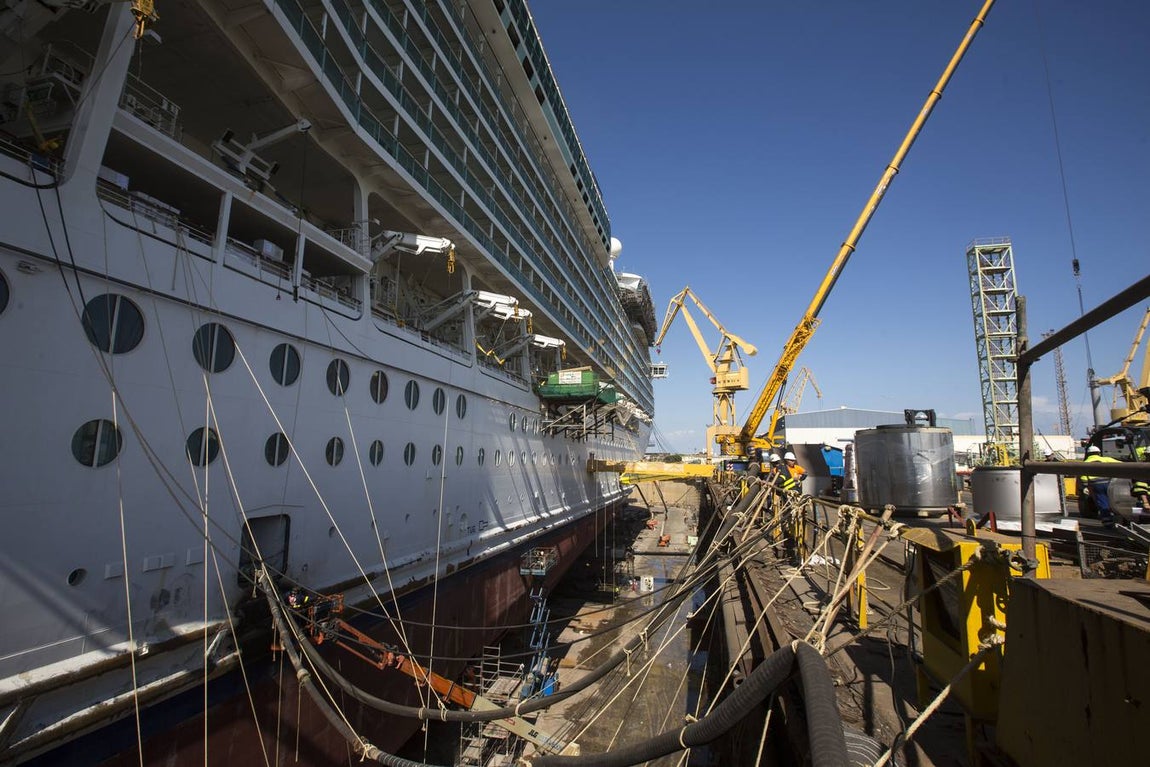 Fotos: La reparación del &#039;Mariner of the seas&#039; en Cádiz, en imágenes