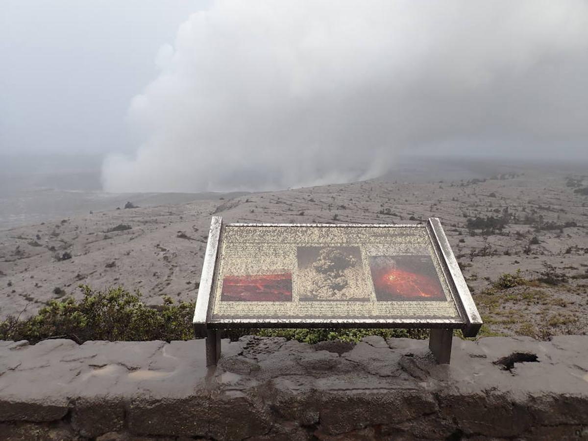 La ceniza ha contaminado todo el entorno del volcán. 