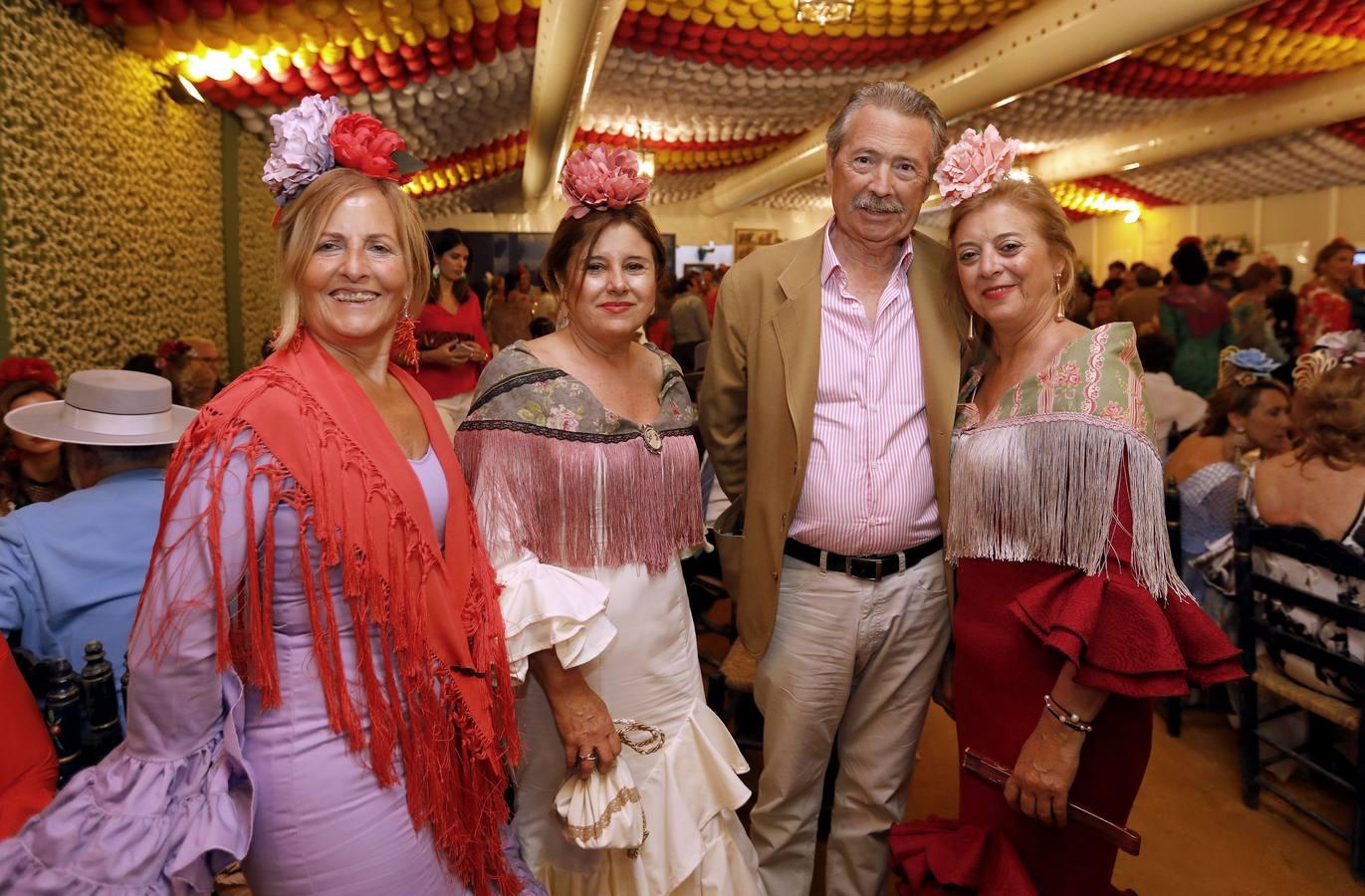 El ambiente en las casetas de la Feria de Córdoba, en imágenes