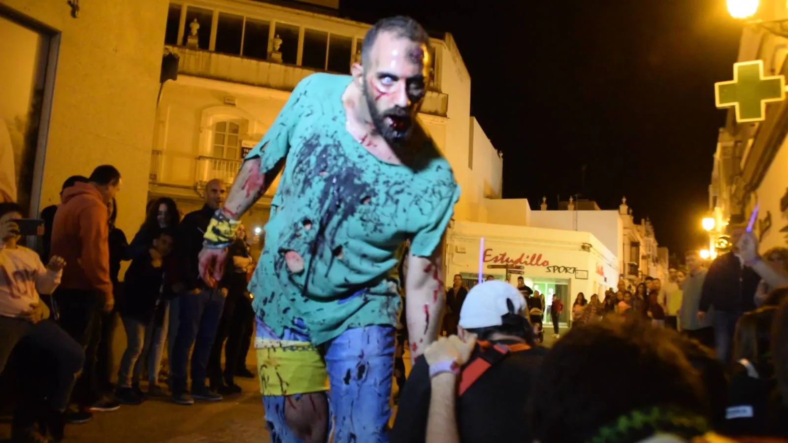 Fotos: Así ha sido el Survival Zombie en Chiclana