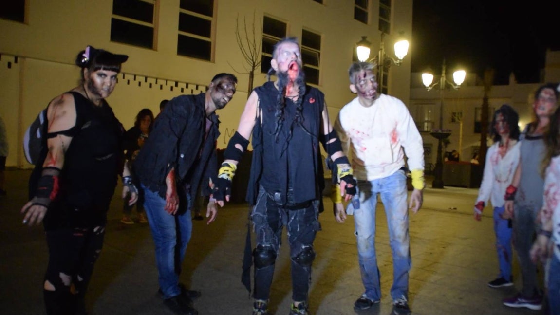 Fotos: Así ha sido el Survival Zombie en Chiclana