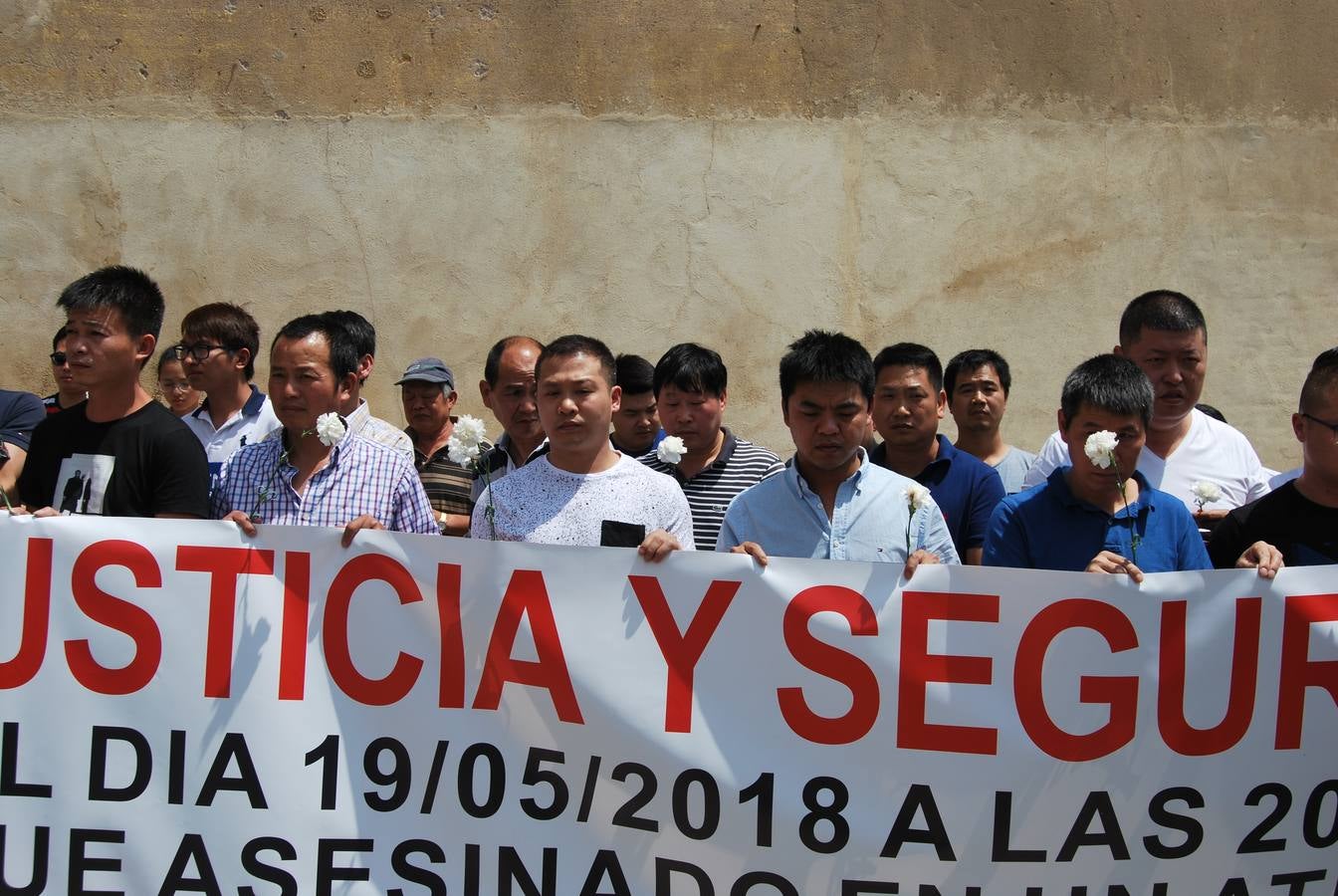 En imágenes, manifestación por el comerciante chino asesinado en Carmona