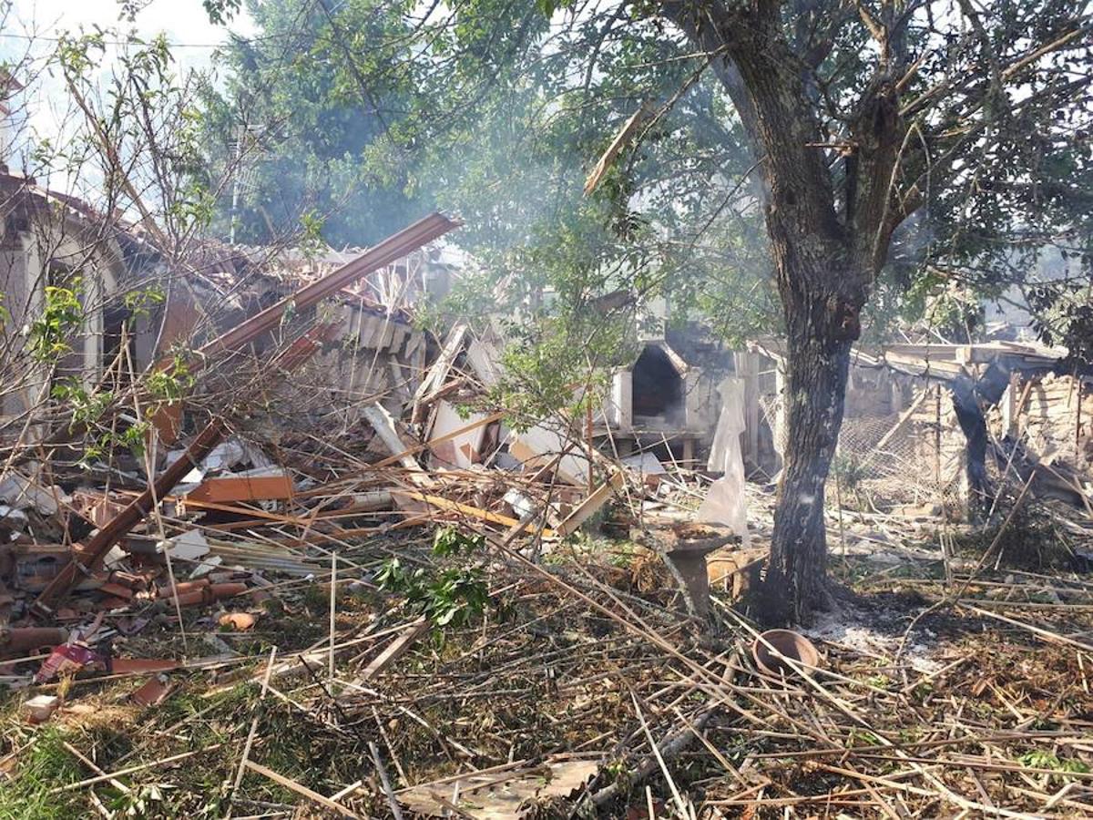 La explosión de una pirotecnia de Tui (Pontevedra) ha dejado un entorno devastado.. 